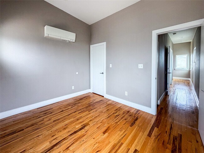 Building Photo - 1416 Dumble St