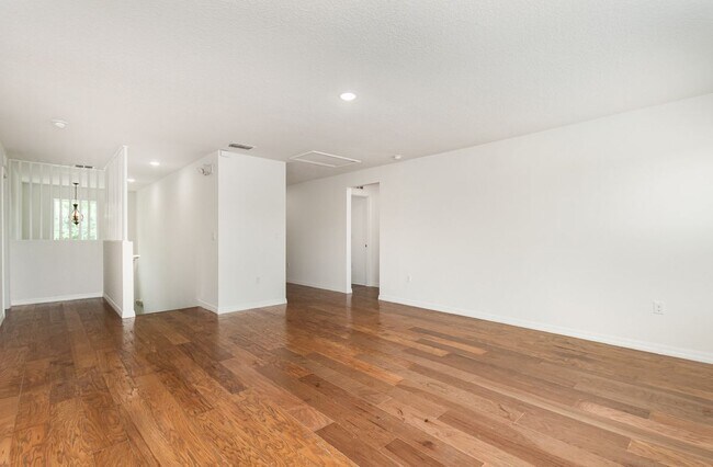 Building Photo - 9026 Paolos Pl