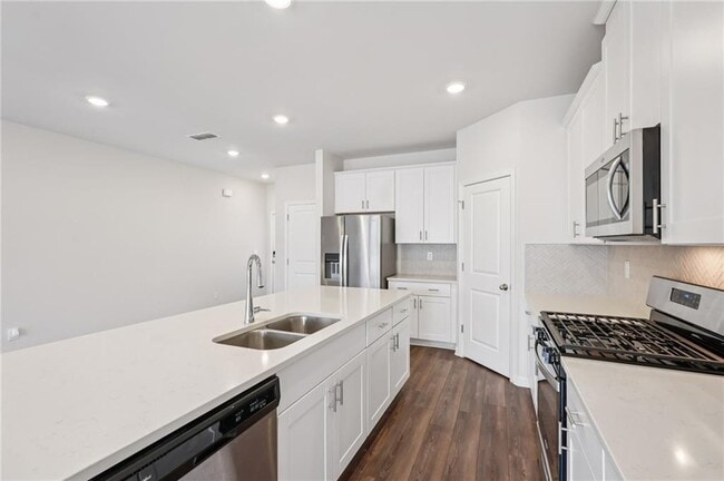 Building Photo - 234 Timberland Ave