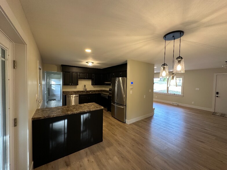 Building Photo - 6610 Lancaster Rd