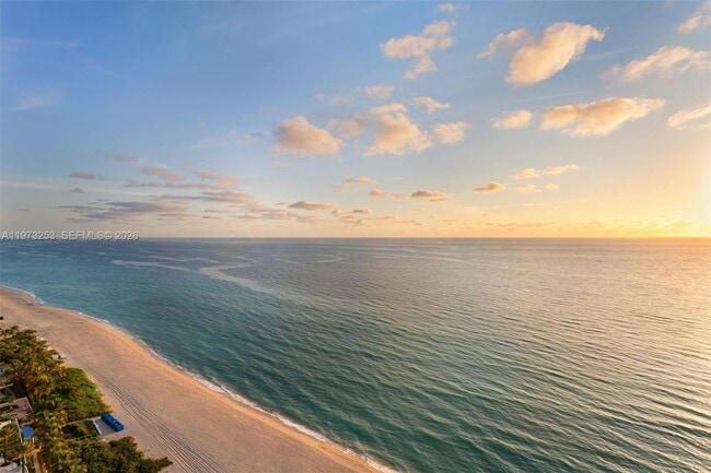 Building Photo - 17121 Collins Ave