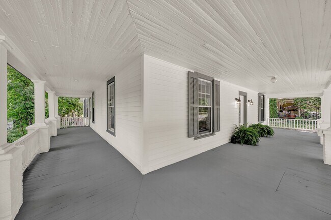Building Photo - Restored Victorian Home