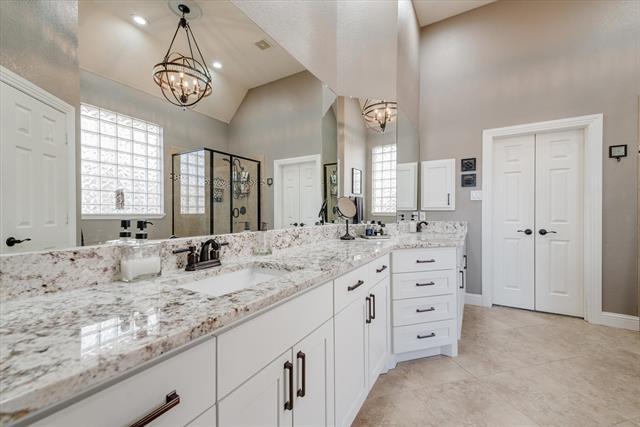 Building Photo - 1804 Briaroaks Dr