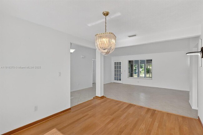 Building Photo - 1833 SW Bellevue Ave