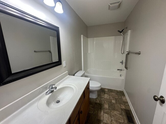Building Photo - Marion Duplex Rental!