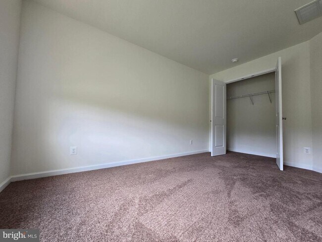 Building Photo - 173 Heartleaf Ln