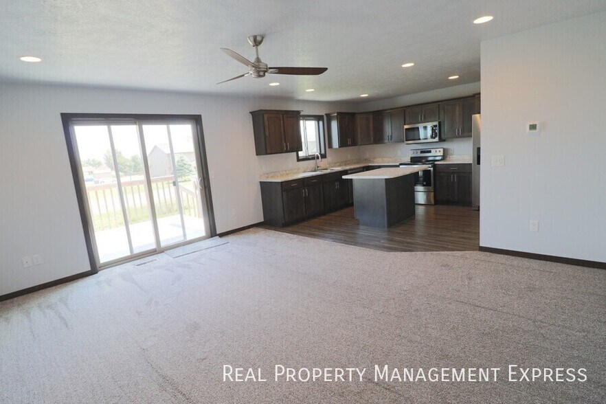 Building Photo - 4203 Knob Hill Ct