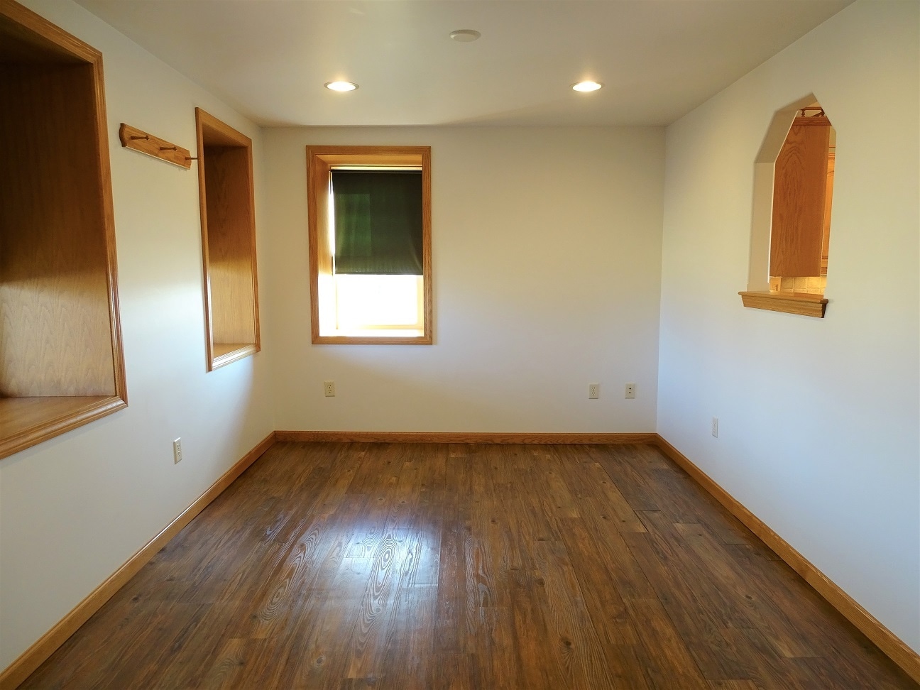 Building Photo - 454 Race Rd