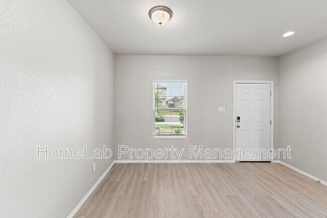 Building Photo - 7126 Mesa Cliffs