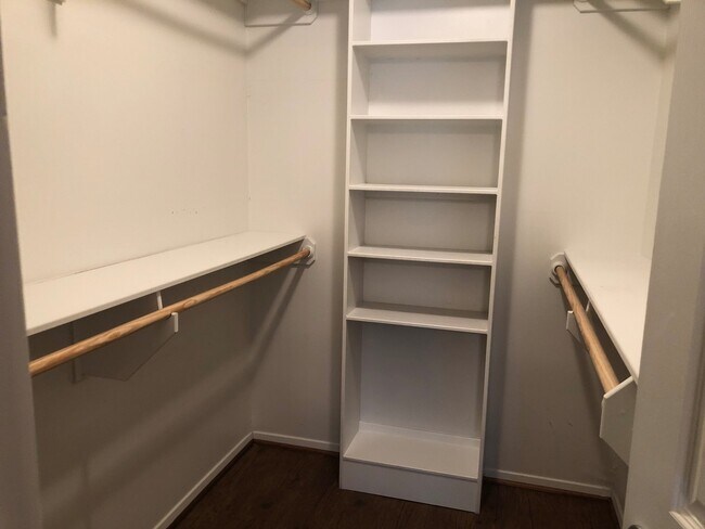 Building Photo - 3703CH