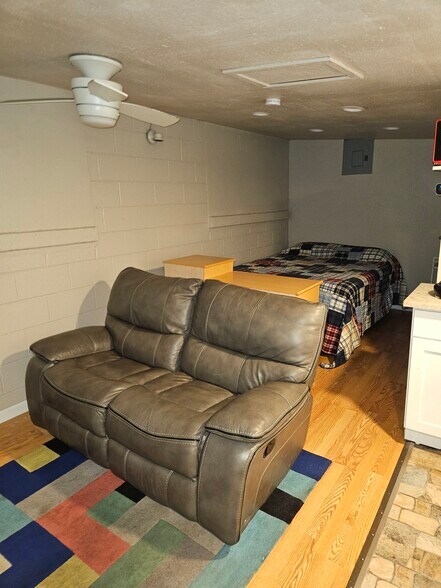 Building Photo - 119 Pinecrest Dr