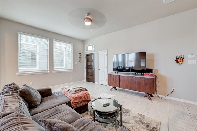 Building Photo - 2523 Terrace Point Dr