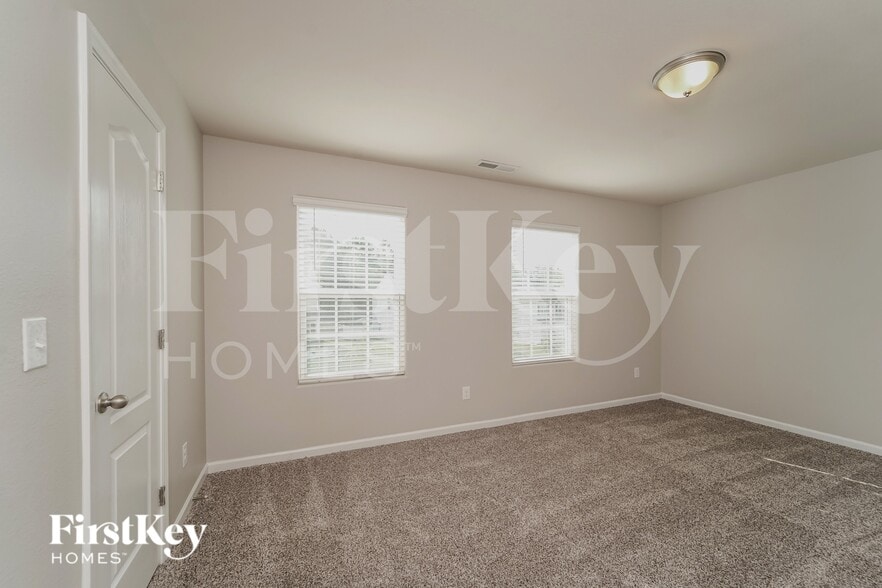 Building Photo - 8317 Kneller St