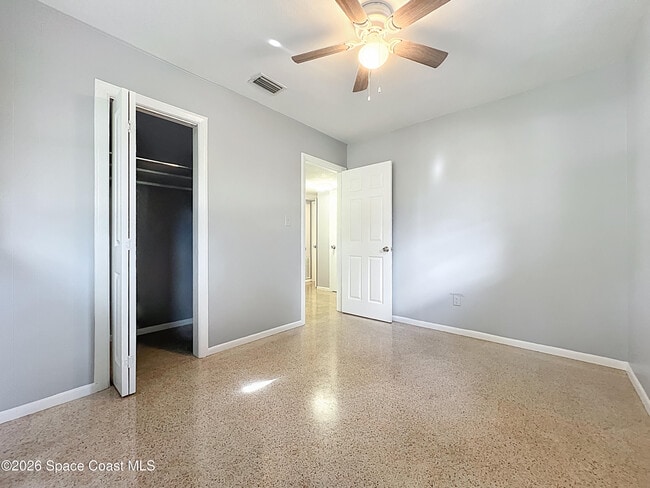 Building Photo - 1706 Cambridge Dr