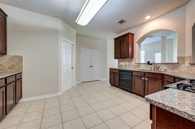 Building Photo - 7414 Compass Rose Dr