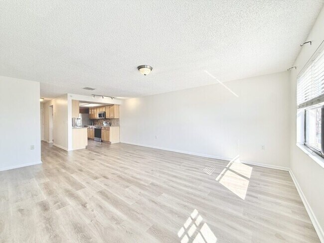 Building Photo - 2131 Ridge Rd