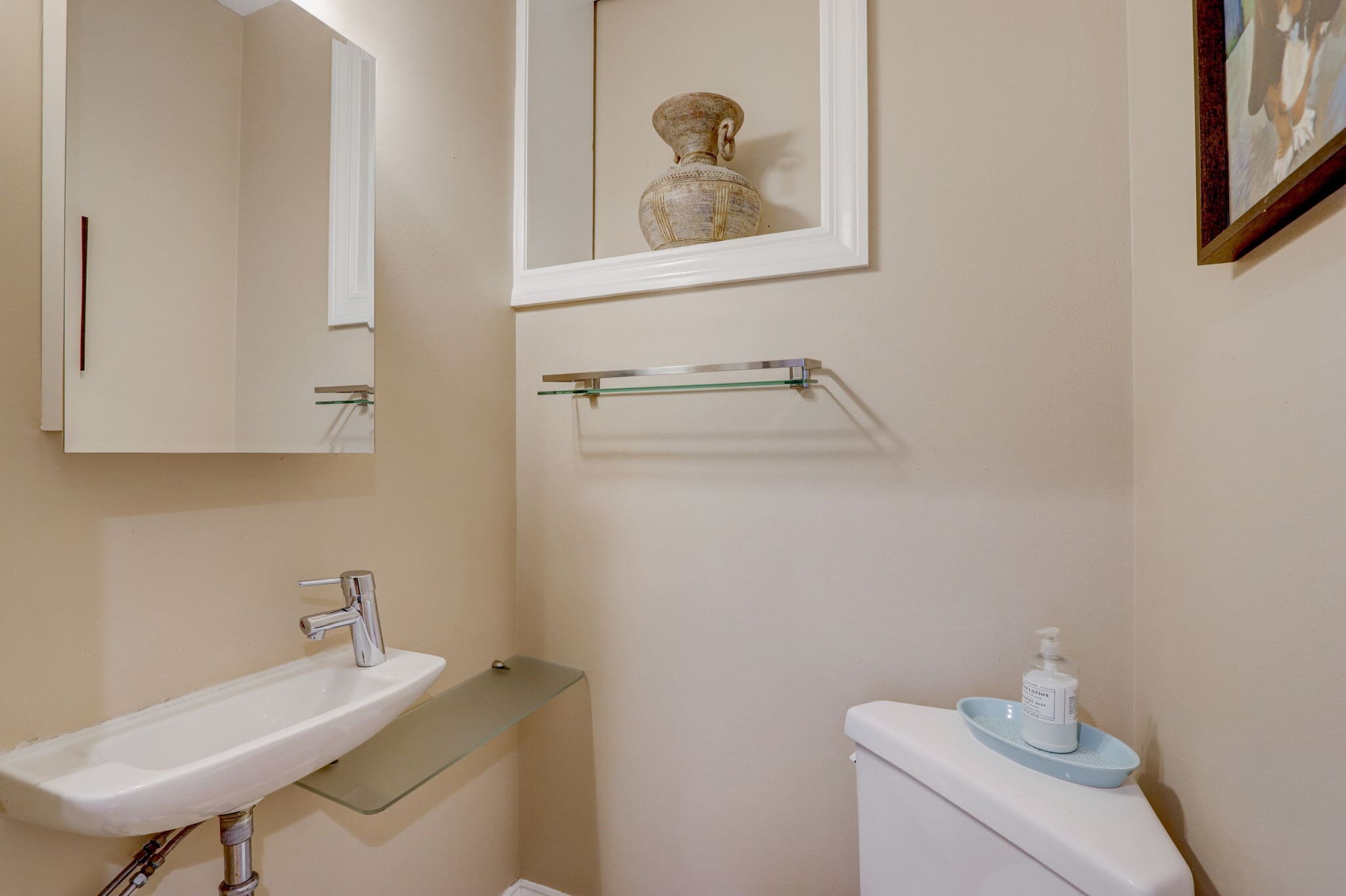 Building Photo - 20 W Ontario St