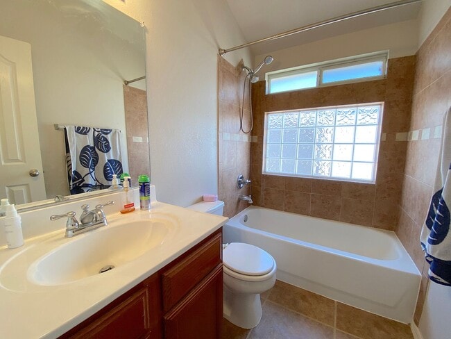 Building Photo - Northeast/Sandstone Ranch El Paso 3 Bed Re...