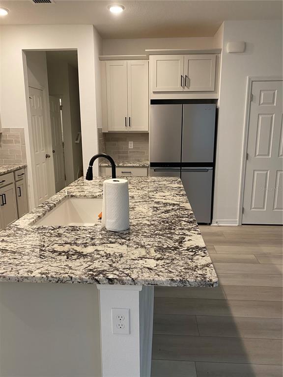 Building Photo - 2581 Royal Jasmine Ct