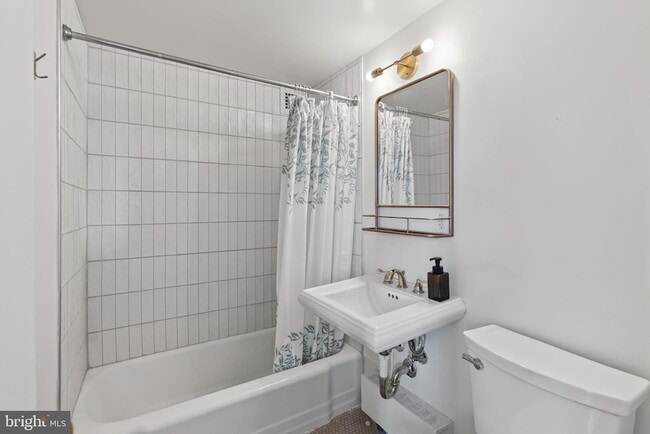 Building Photo - 1301 Delaware Ave SW