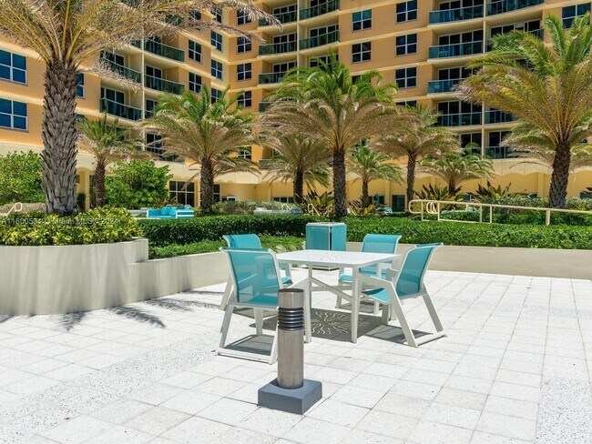 Building Photo - 2501 S Ocean Dr
