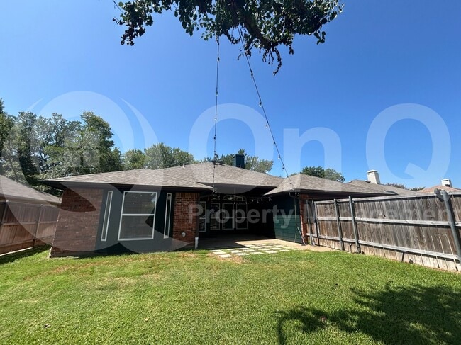 Building Photo - 1217 Babbling Brook Dr