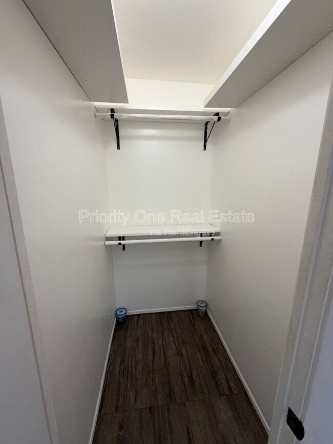 Building Photo - 2987 Clay Ave