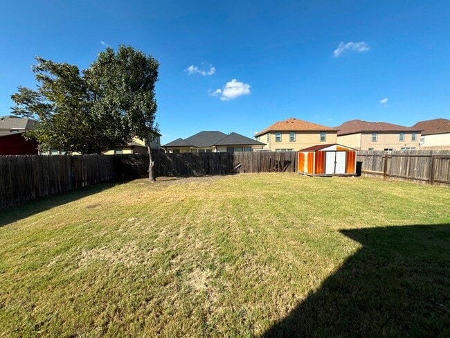 Building Photo - 2013 Rim Rock Dr