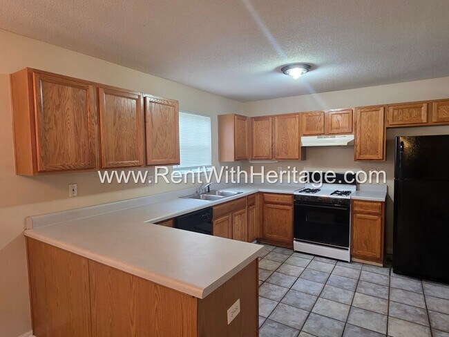Building Photo - 6535 Manor Creek Dr