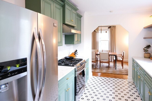 Building Photo - Charming 3 Bedroom, 2 Bath Home in Prime Greenville Location!