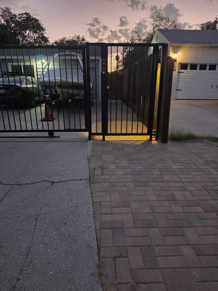 Building Photo - 7415 Beckford Ave