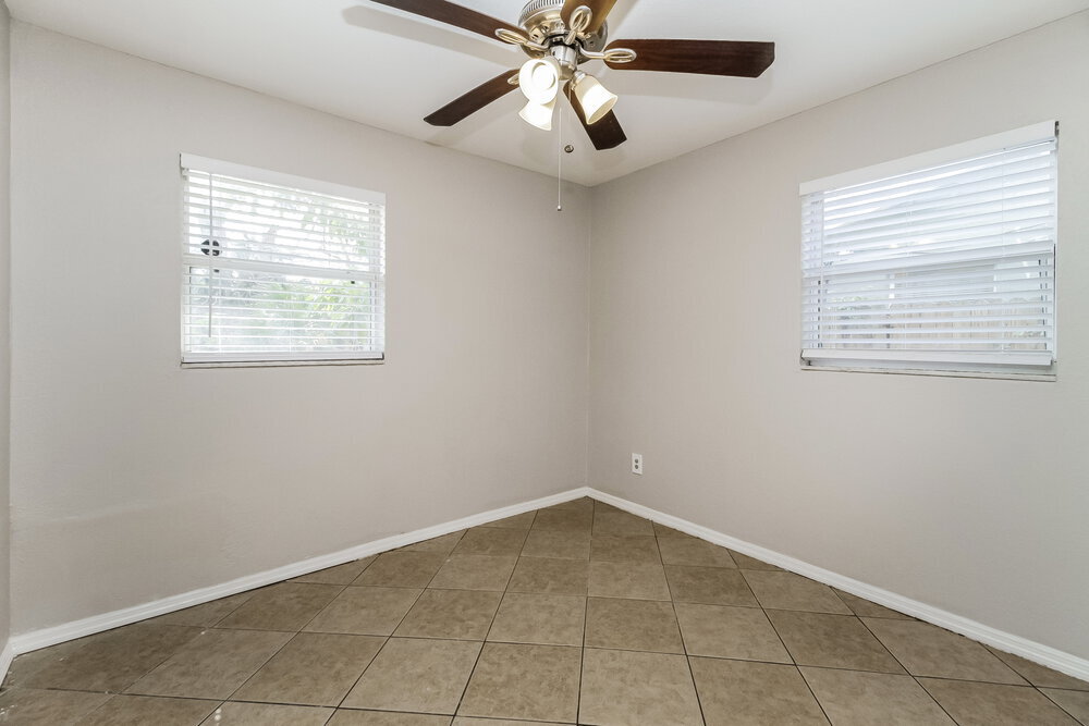 Building Photo - 4764 Miramar Rd