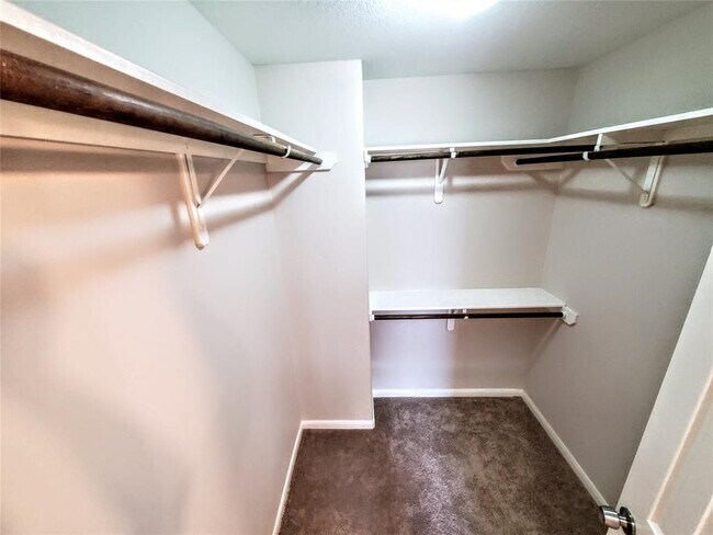 Building Photo - 6007 Shelbourne Park Ln