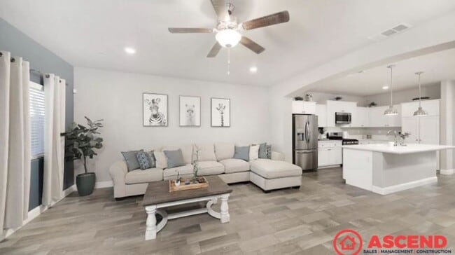 Building Photo - Newly built home located in Shafter!
