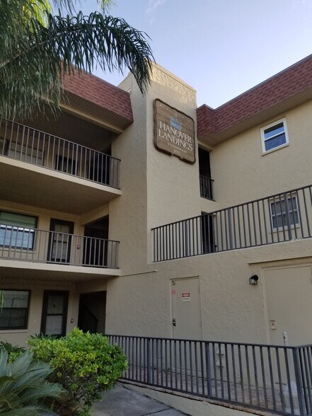 Front of Bldg - 1723 Gulf Rd