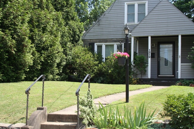 Building Photo - 1212 Love St