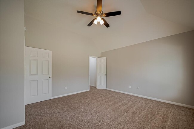 Building Photo - 215 Wood Cir Ln