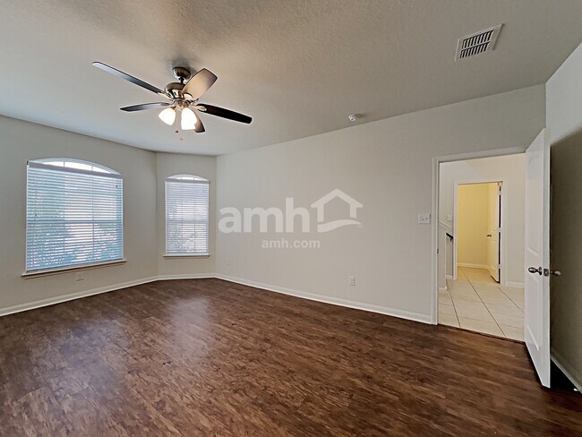 Building Photo - 7734 Watersedge Cove