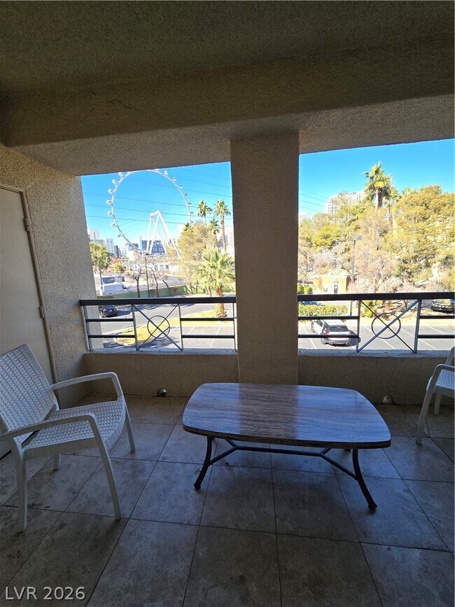 Building Photo - 220 E Flamingo Rd