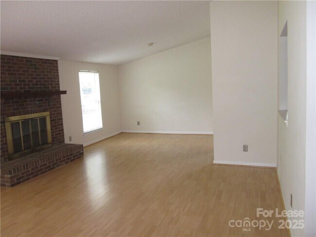 Building Photo - 11411 Misty Valley Ct