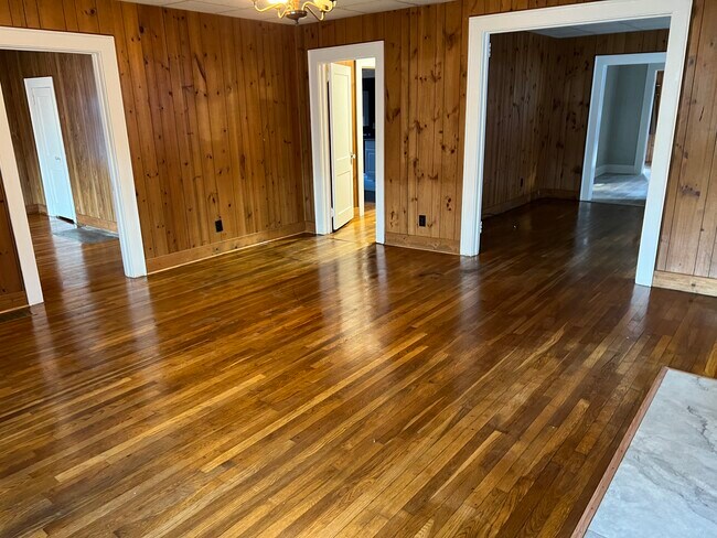 Building Photo - 60 Pulliam St