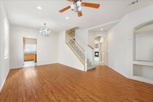 Building Photo - 7 Pewter Ct