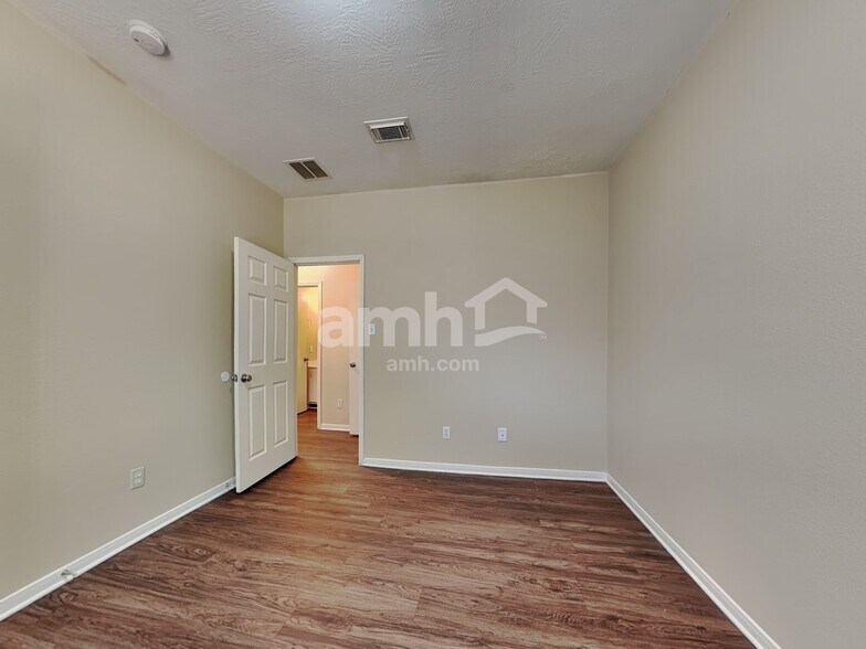 Building Photo - 19314 Yaupon Creek Dr