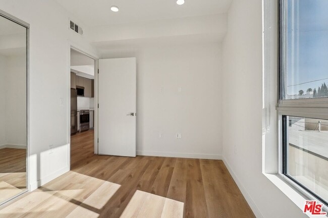 Building Photo - 1814 Federal Ave