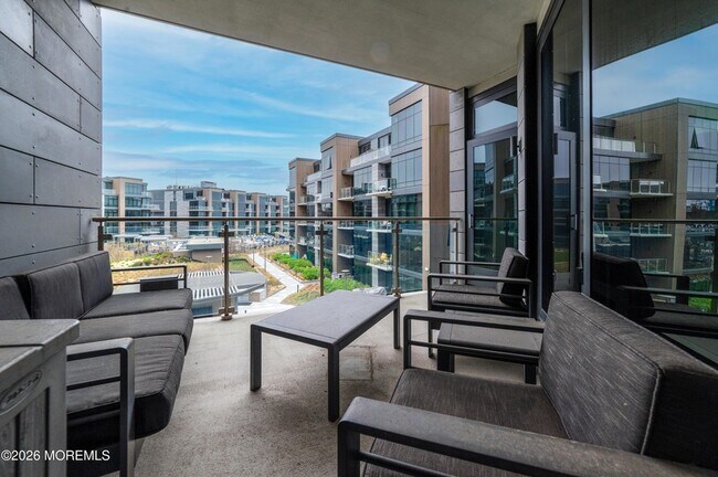 Building Photo - 15 Morris Ave