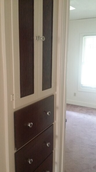 Building Photo - 401 Hermosa Dr NE