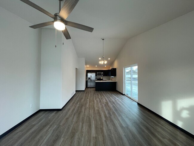 Building Photo - 995 Morning Star Ln