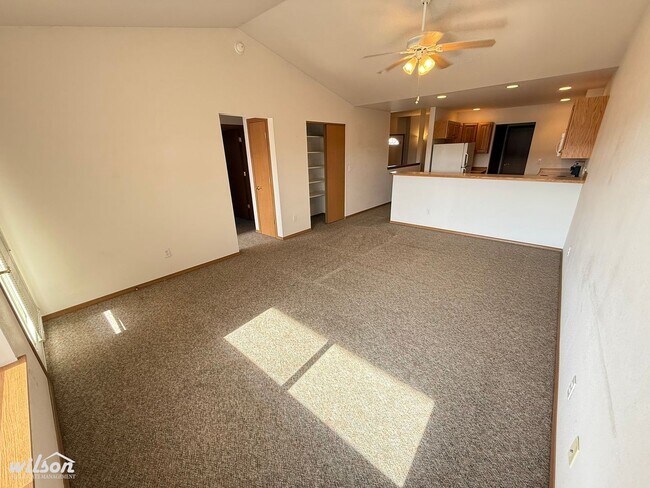 Building Photo - 601-603 Jade Pl