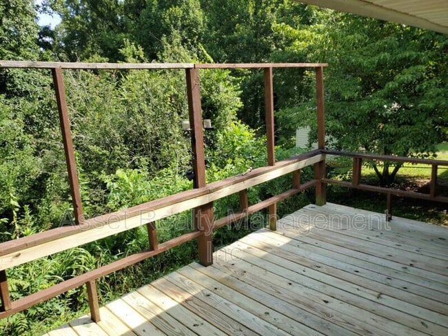 Building Photo - 126 Wellington Cir