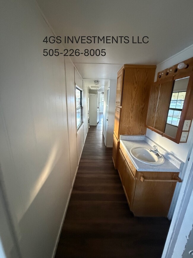 Building Photo - 1700 E 15th St